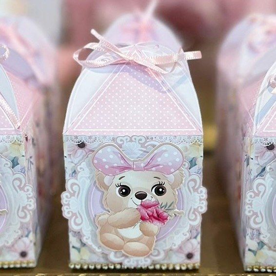Caixinha rosa personalizada com ursinha e laço